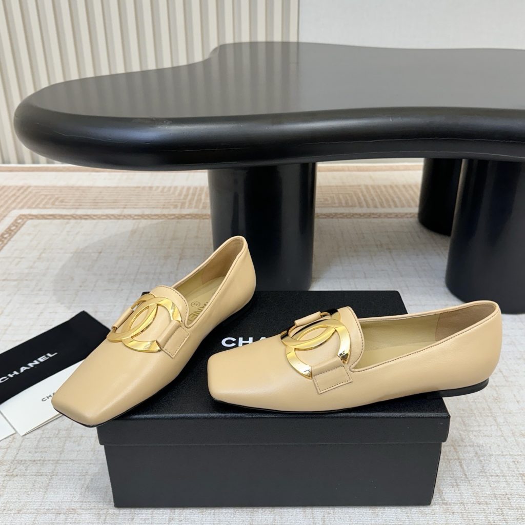 CHANEL Double C Metal Buckle Flat Single Shoes in Lambskin Patent with Italian Leather Sole