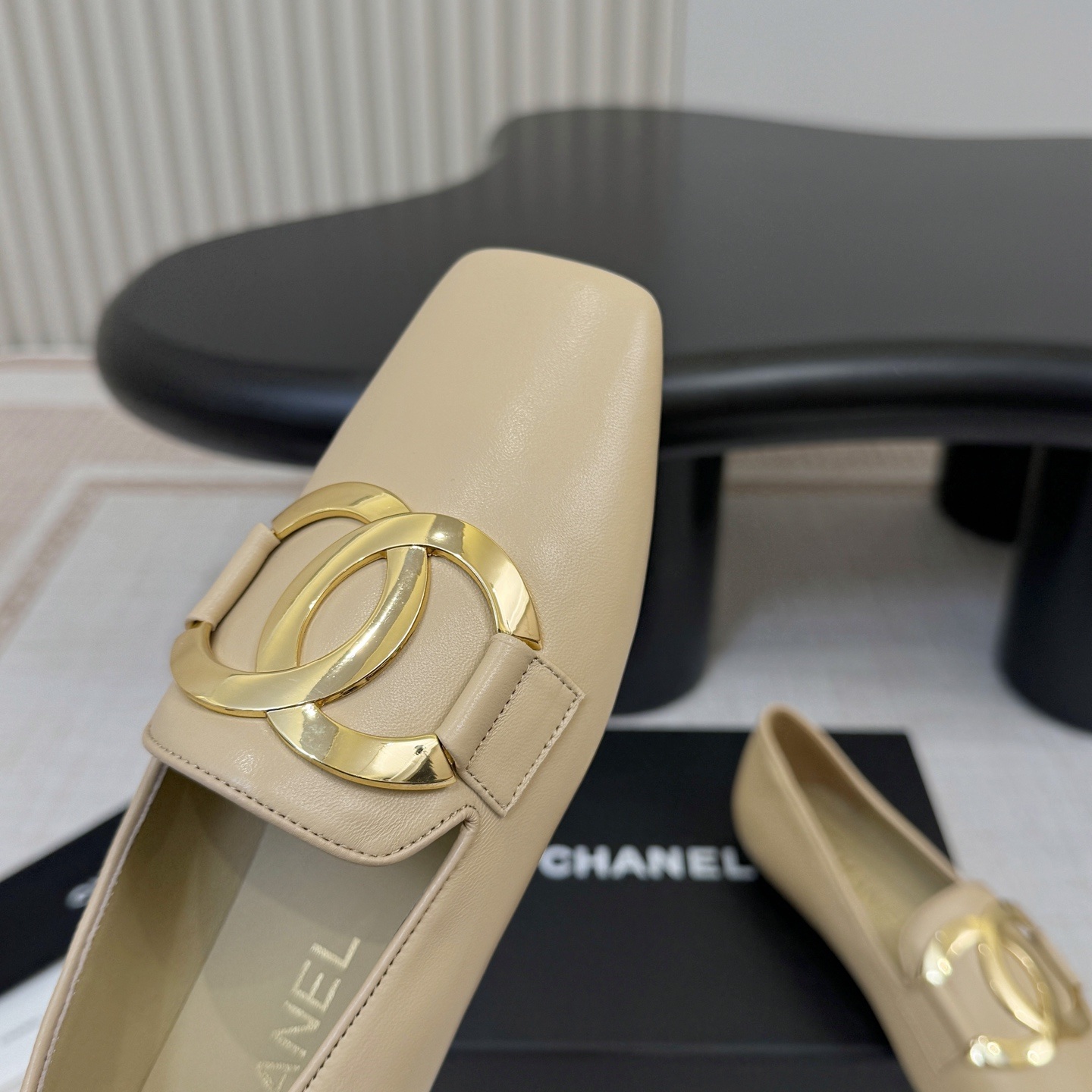 CHANEL Double C Metal Buckle Flat Single Shoes in Lambskin Patent with Italian Leather Sole