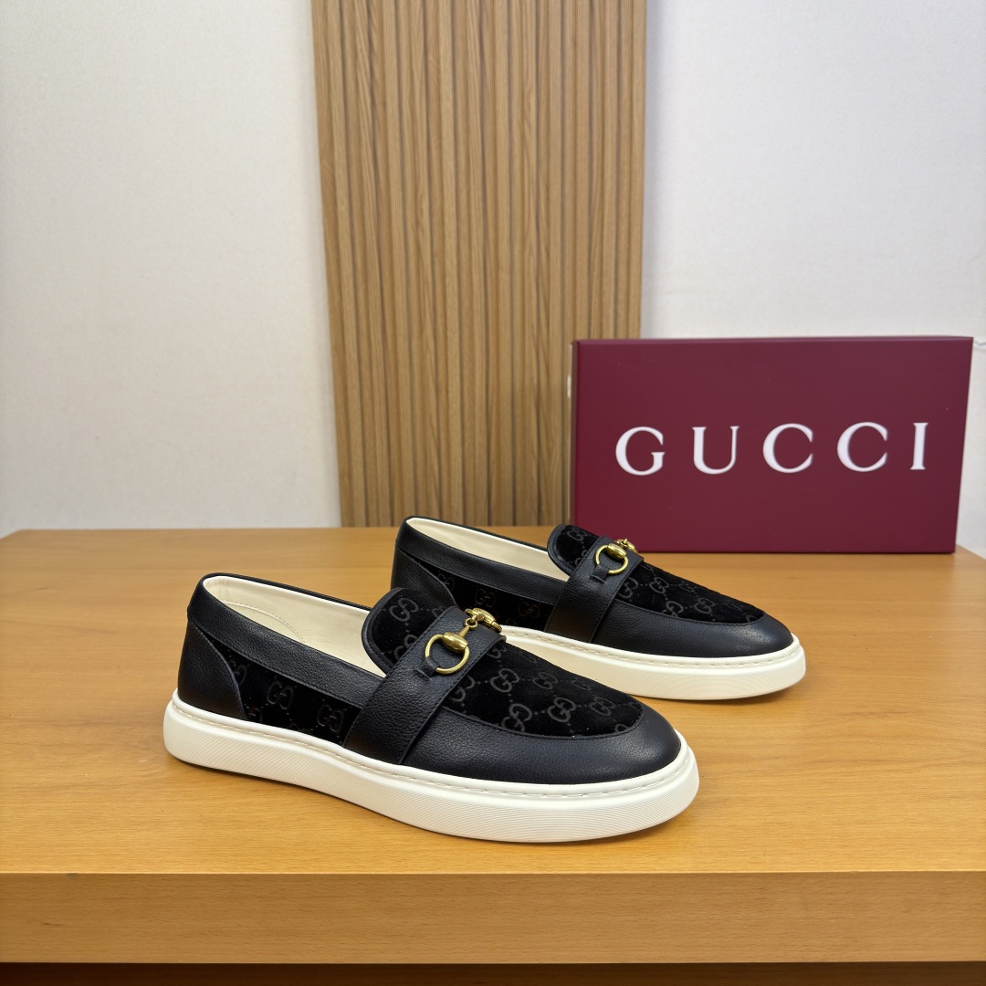 GUCCI Embossed Logo Casual Leather Sneakers Nappa Calfskin Reverse Suede TPU Molded Sole