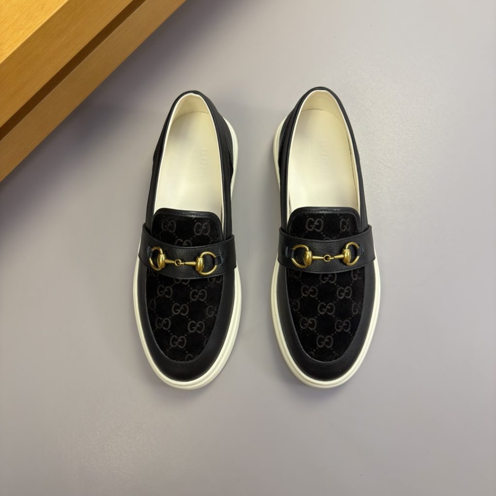GUCCI Embossed Logo Casual Leather Sneakers Nappa Calfskin Reverse Suede TPU Molded Sole