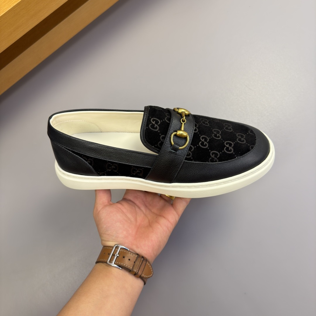 GUCCI Embossed Logo Casual Leather Sneakers Nappa Calfskin Reverse Suede TPU Molded Sole