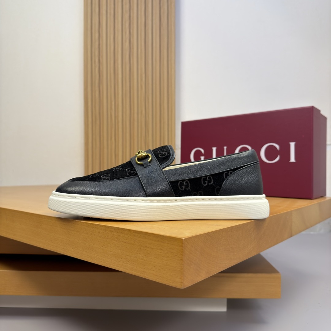 GUCCI Embossed Logo Casual Leather Sneakers Nappa Calfskin Reverse Suede TPU Molded Sole