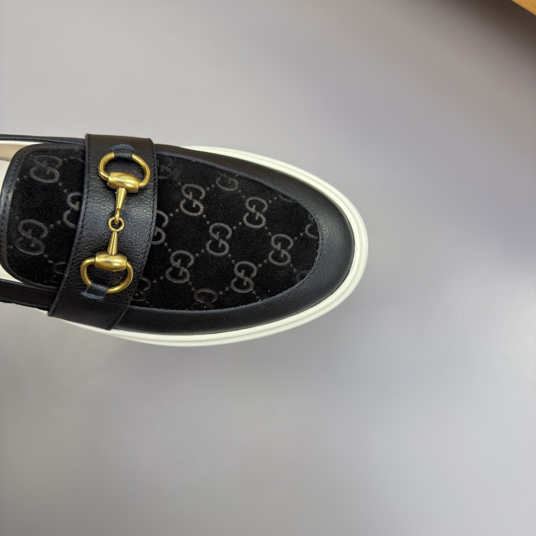 GUCCI Embossed Logo Casual Leather Sneakers Nappa Calfskin Reverse Suede TPU Molded Sole