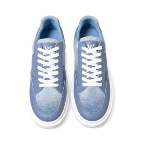 LOUIS VUITTON Sneakers in Premium Leather with Molded Rubber Outsole