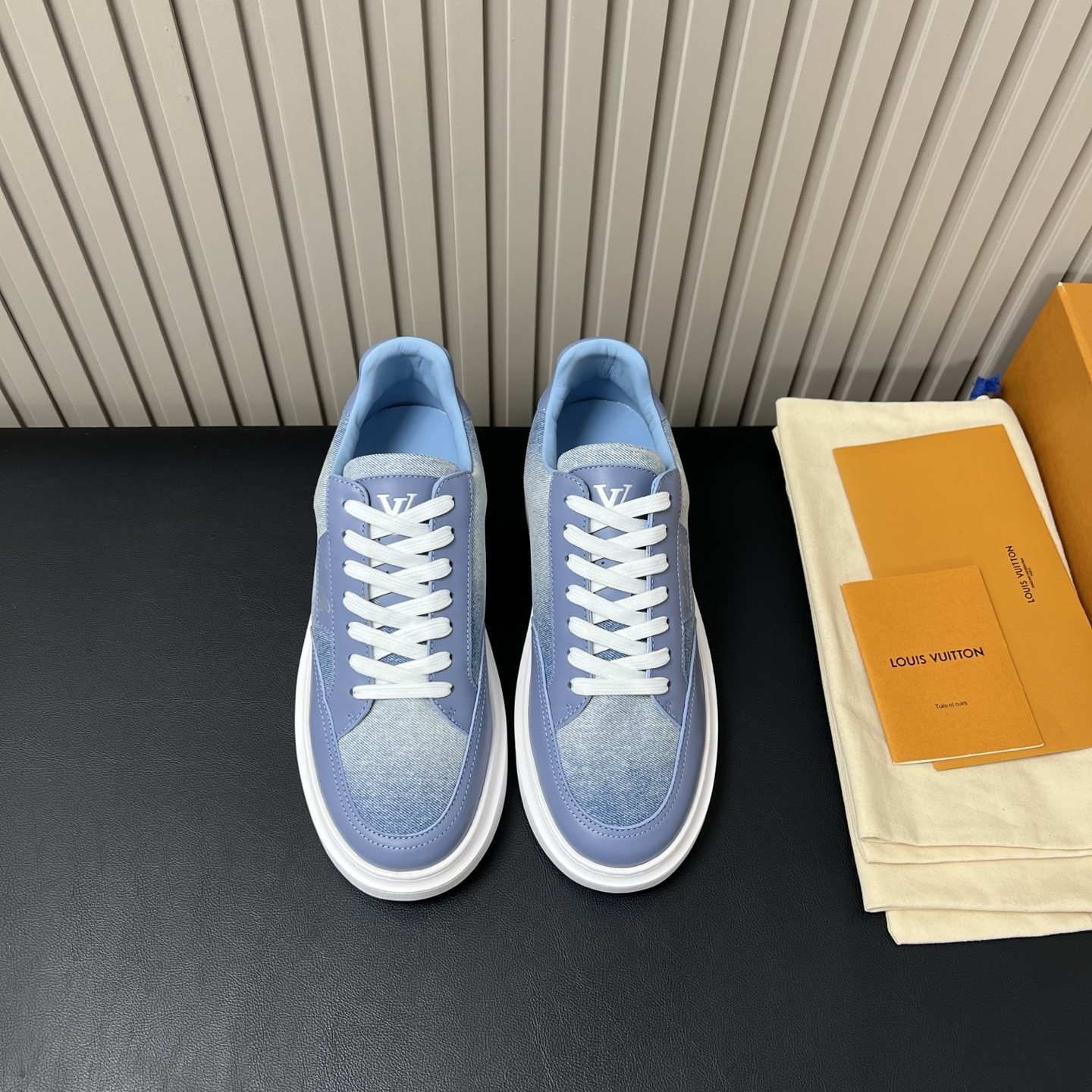 LOUIS VUITTON Sneakers in Premium Leather with Molded Rubber Outsole