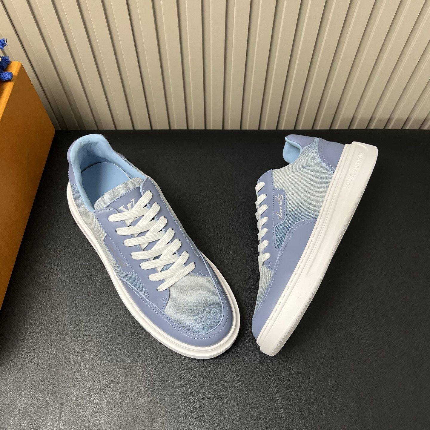 LOUIS VUITTON Sneakers in Premium Leather with Molded Rubber Outsole