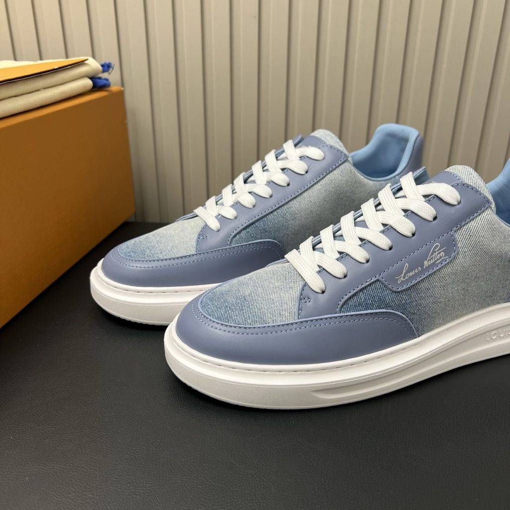 LOUIS VUITTON Sneakers in Premium Leather with Molded Rubber Outsole