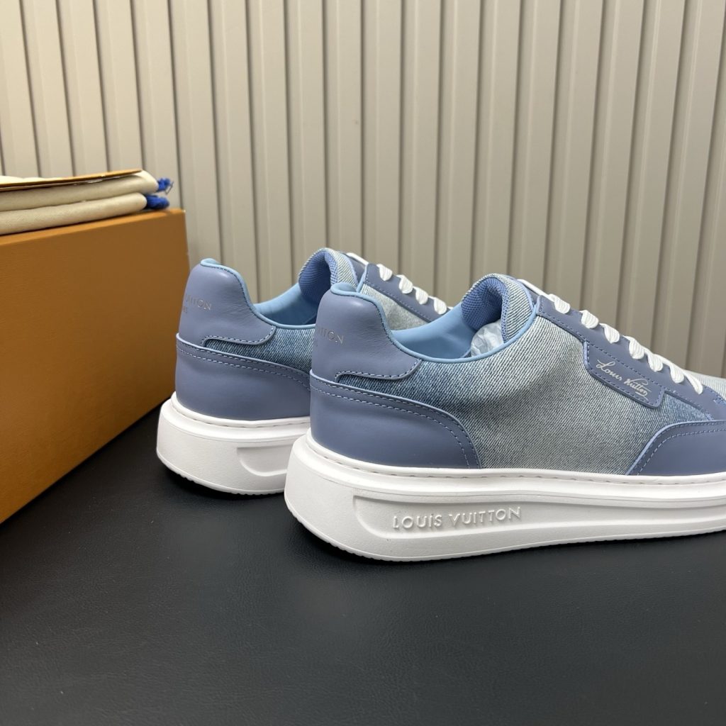LOUIS VUITTON Sneakers in Premium Leather with Molded Rubber Outsole