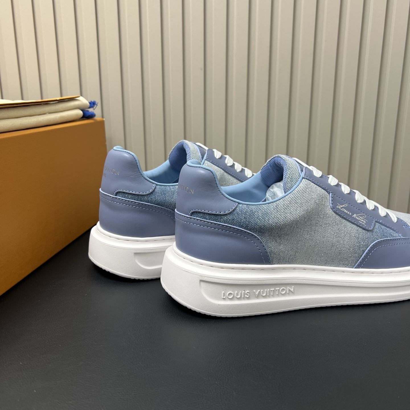 LOUIS VUITTON Sneakers in Premium Leather with Molded Rubber Outsole