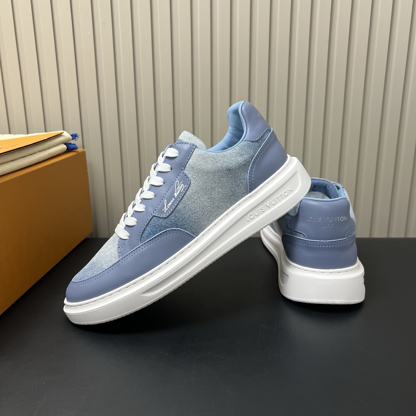 LOUIS VUITTON Sneakers in Premium Leather with Molded Rubber Outsole