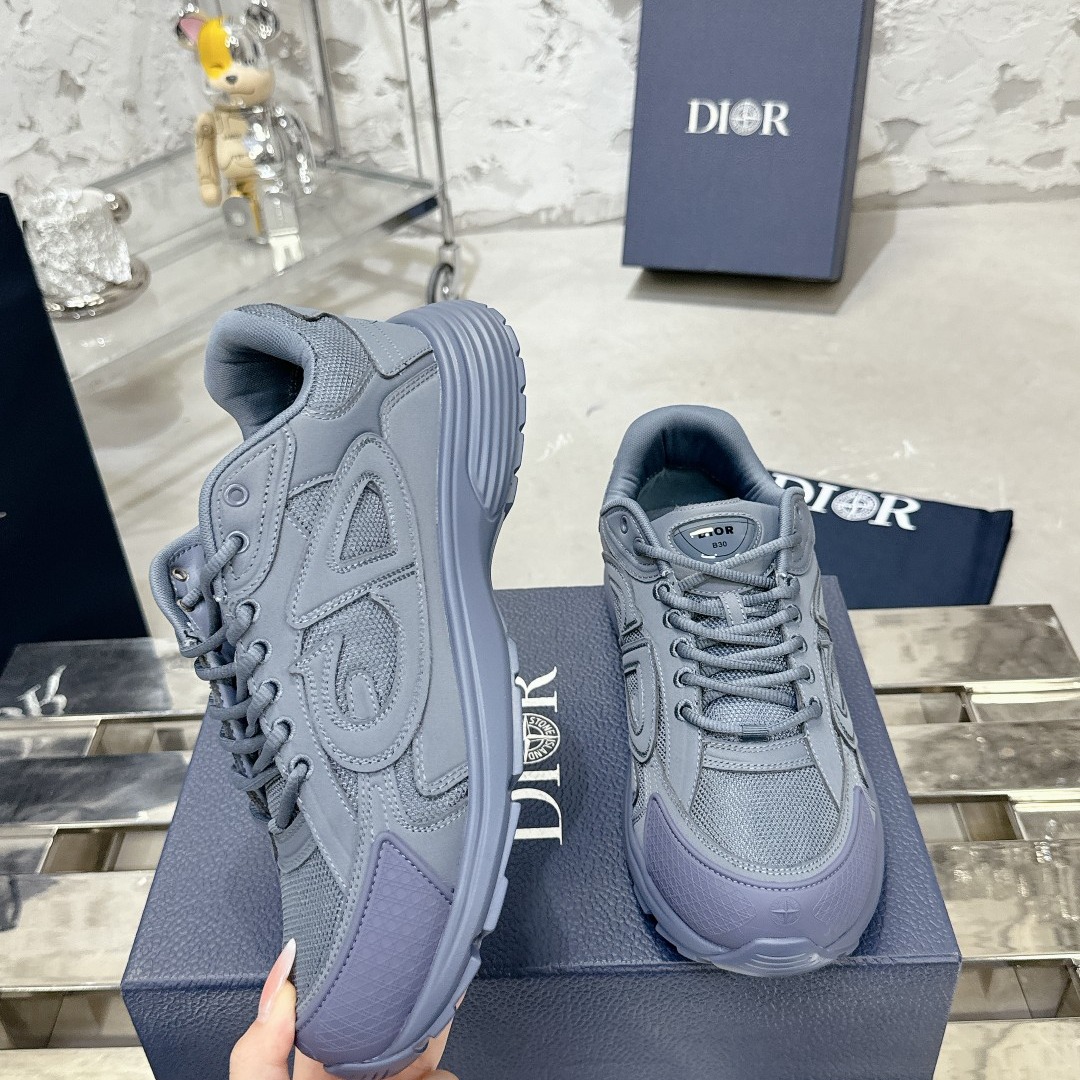 DIOR Sneakers in Premium Leather with Molded Rubber Outsole