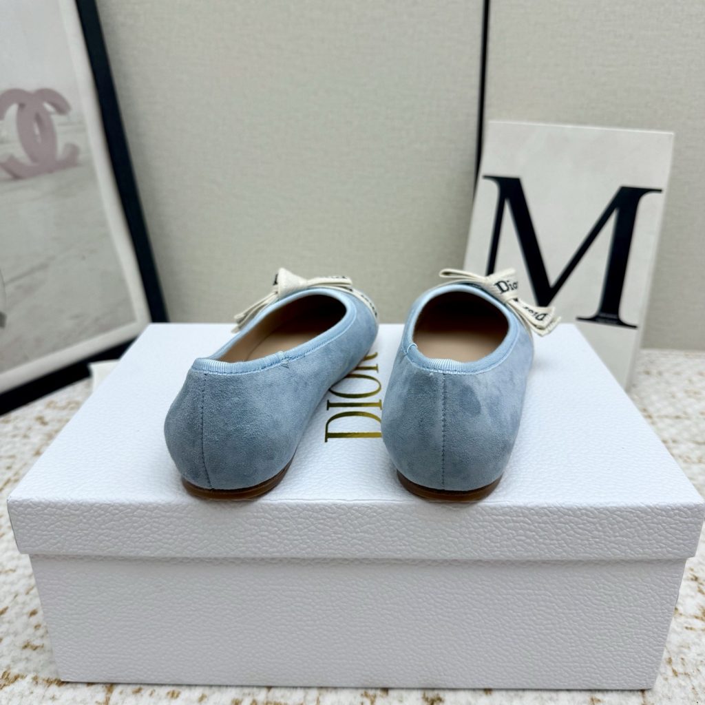 DIOR Slippers in Premium Leather with Molded Rubber Outsole