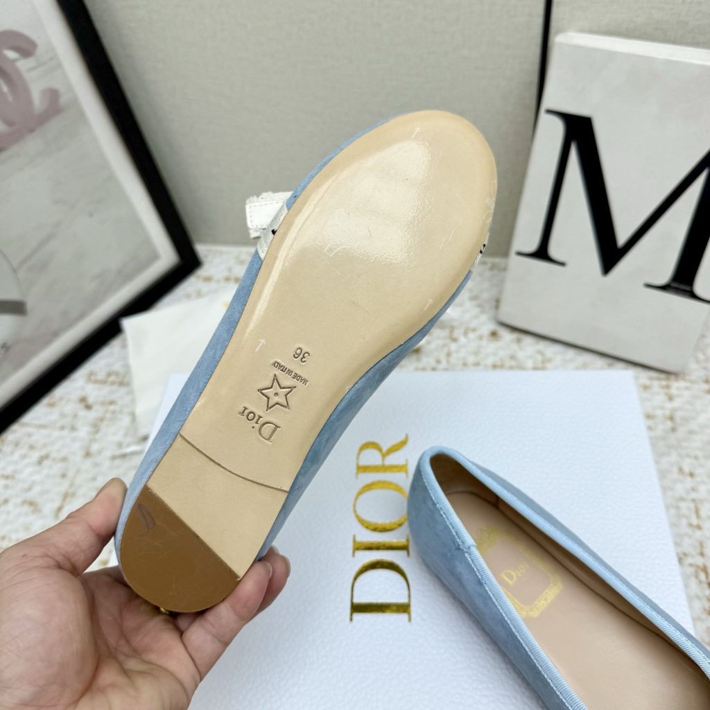 DIOR Slippers in Premium Leather with Molded Rubber Outsole