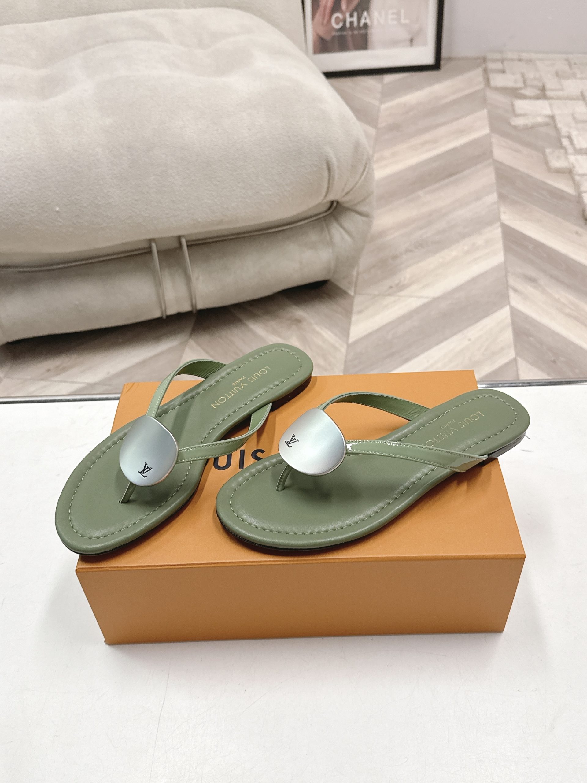 LOUIS VUITTON Sandals in Premium Leather with Molded Rubber Outsole