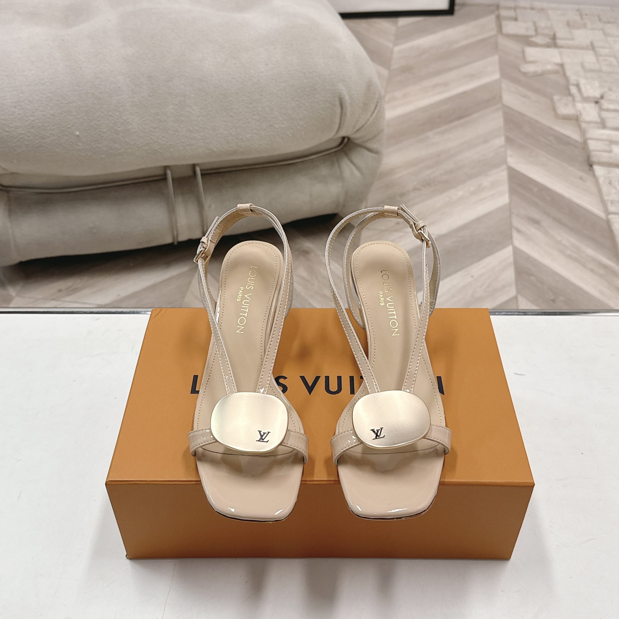LOUIS VUITTON Sandals in Premium Leather with Molded Rubber Outsole