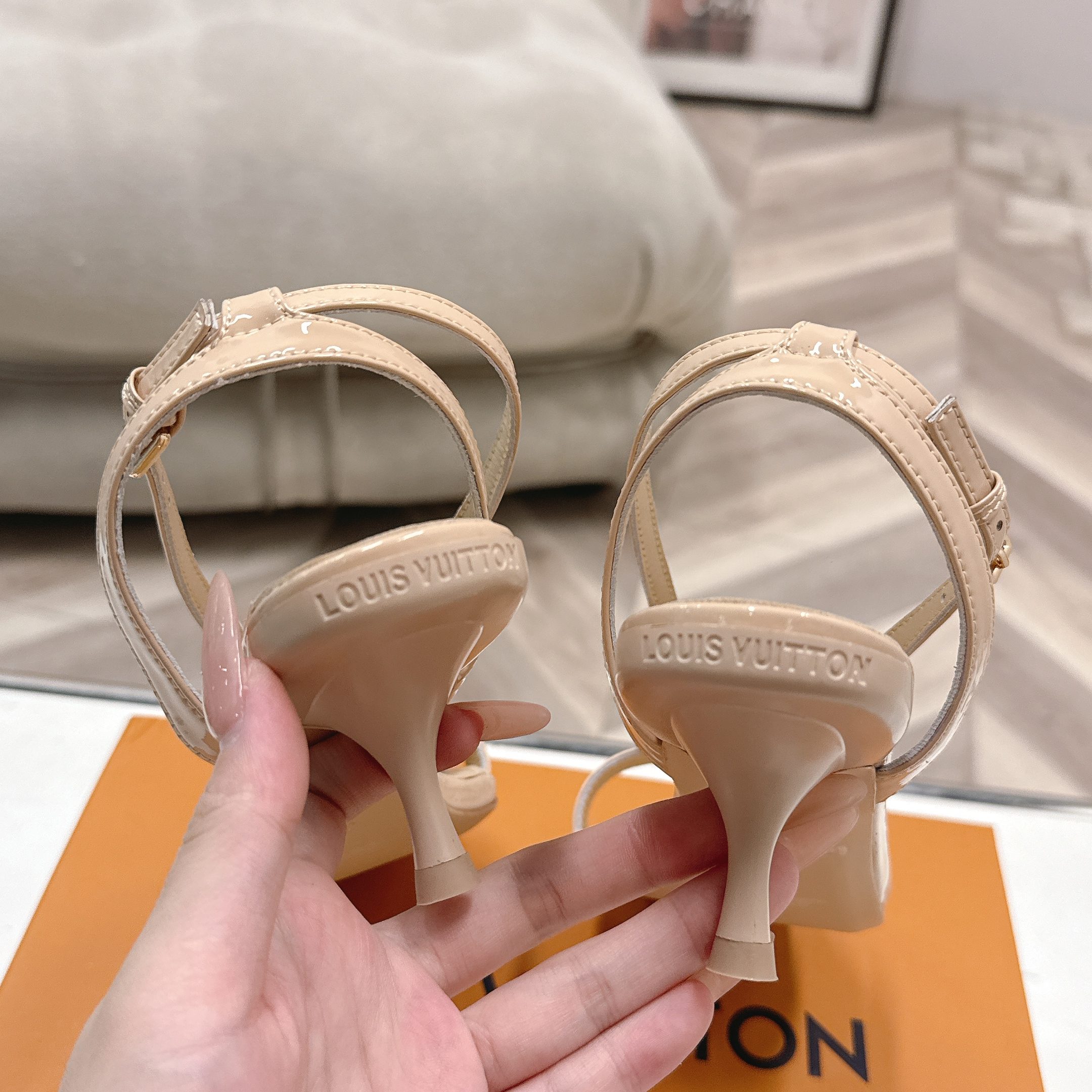 LOUIS VUITTON Sandals in Premium Leather with Molded Rubber Outsole