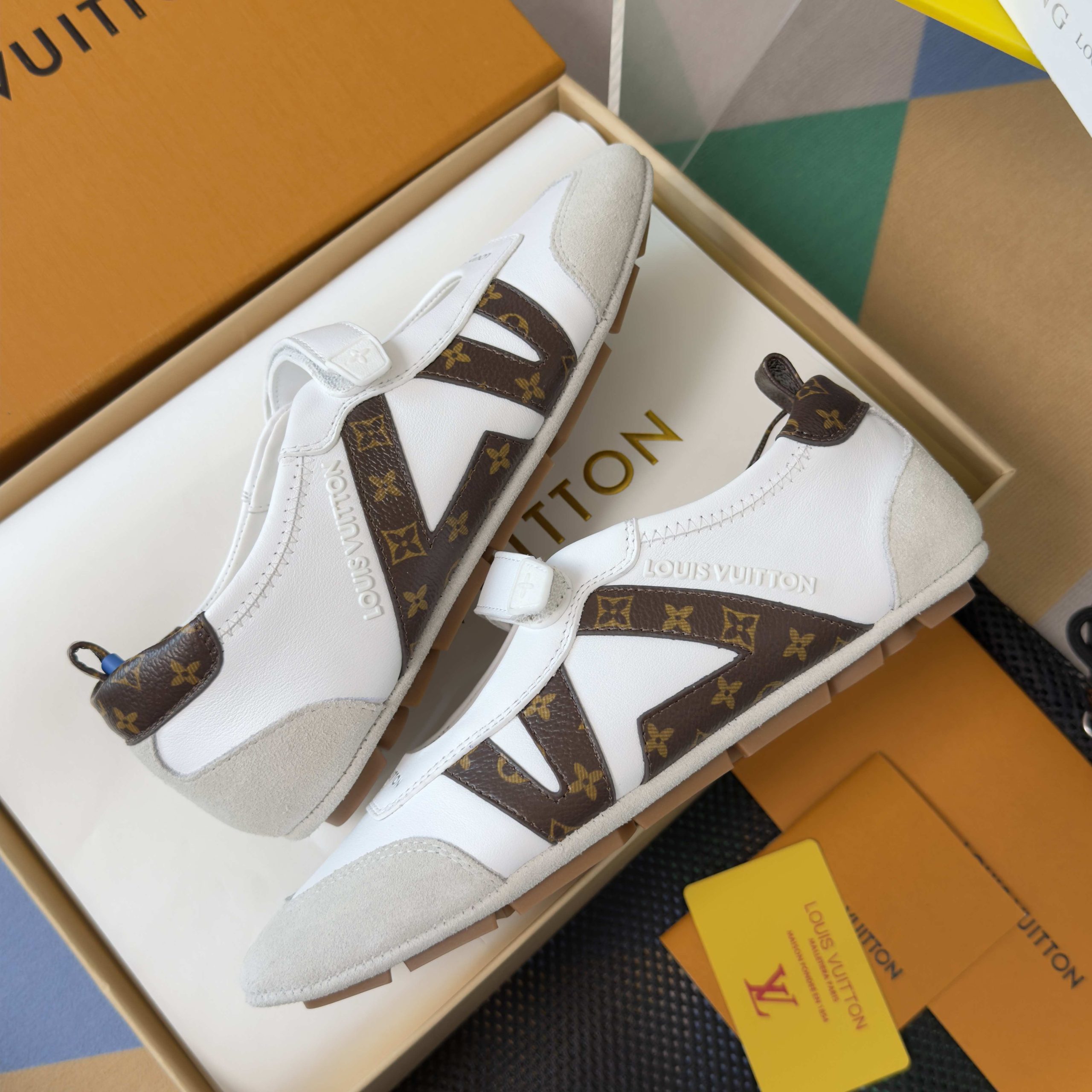 LOUIS VUITTON Sneakers in Premium Leather with Molded Rubber Outsole