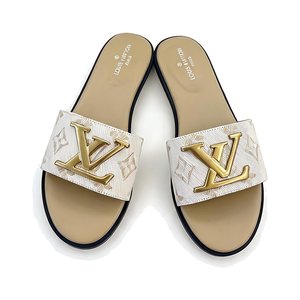 LOUIS VUITTON Sandals in Premium Leather with Molded Rubber Outsole
