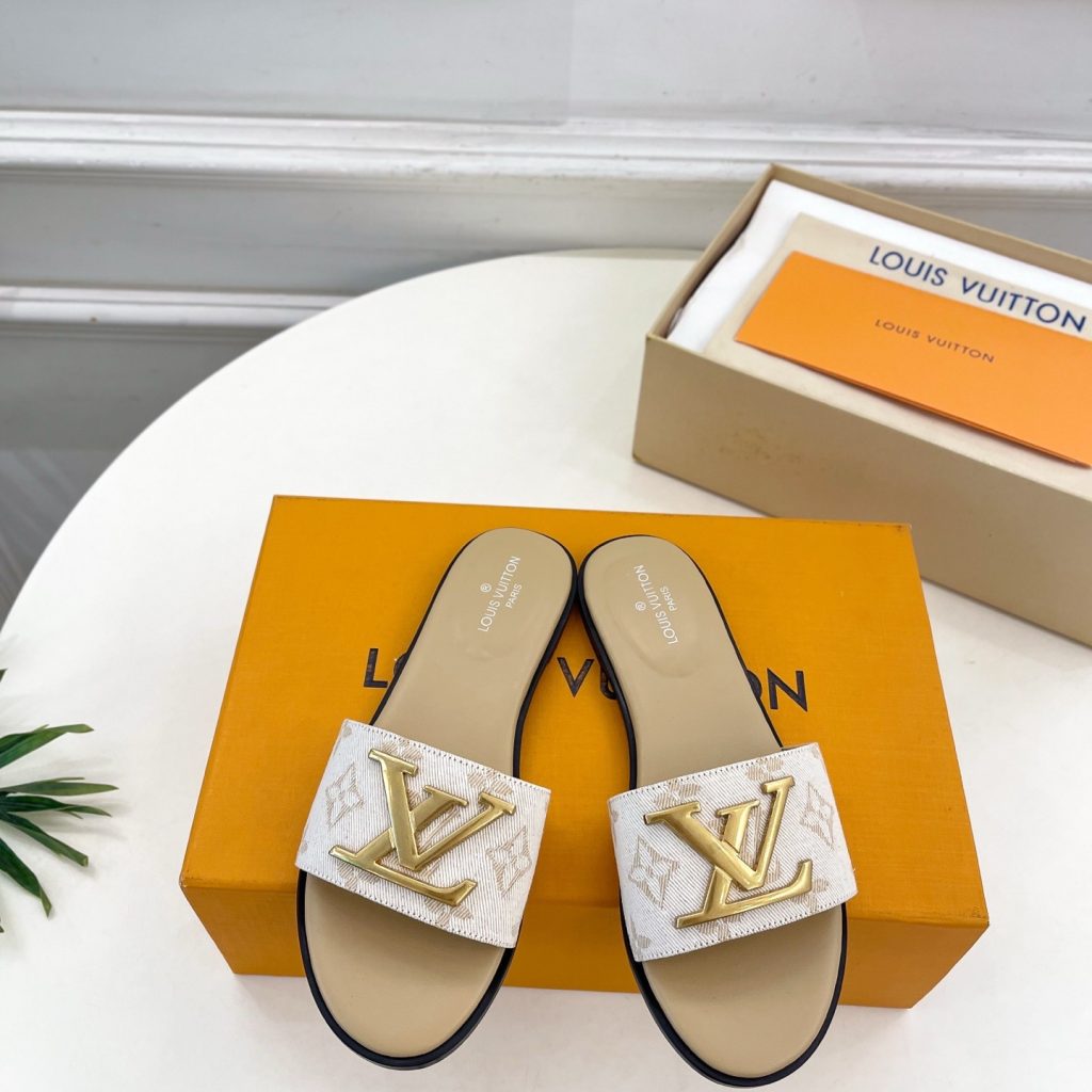 LOUIS VUITTON Sandals in Premium Leather with Molded Rubber Outsole