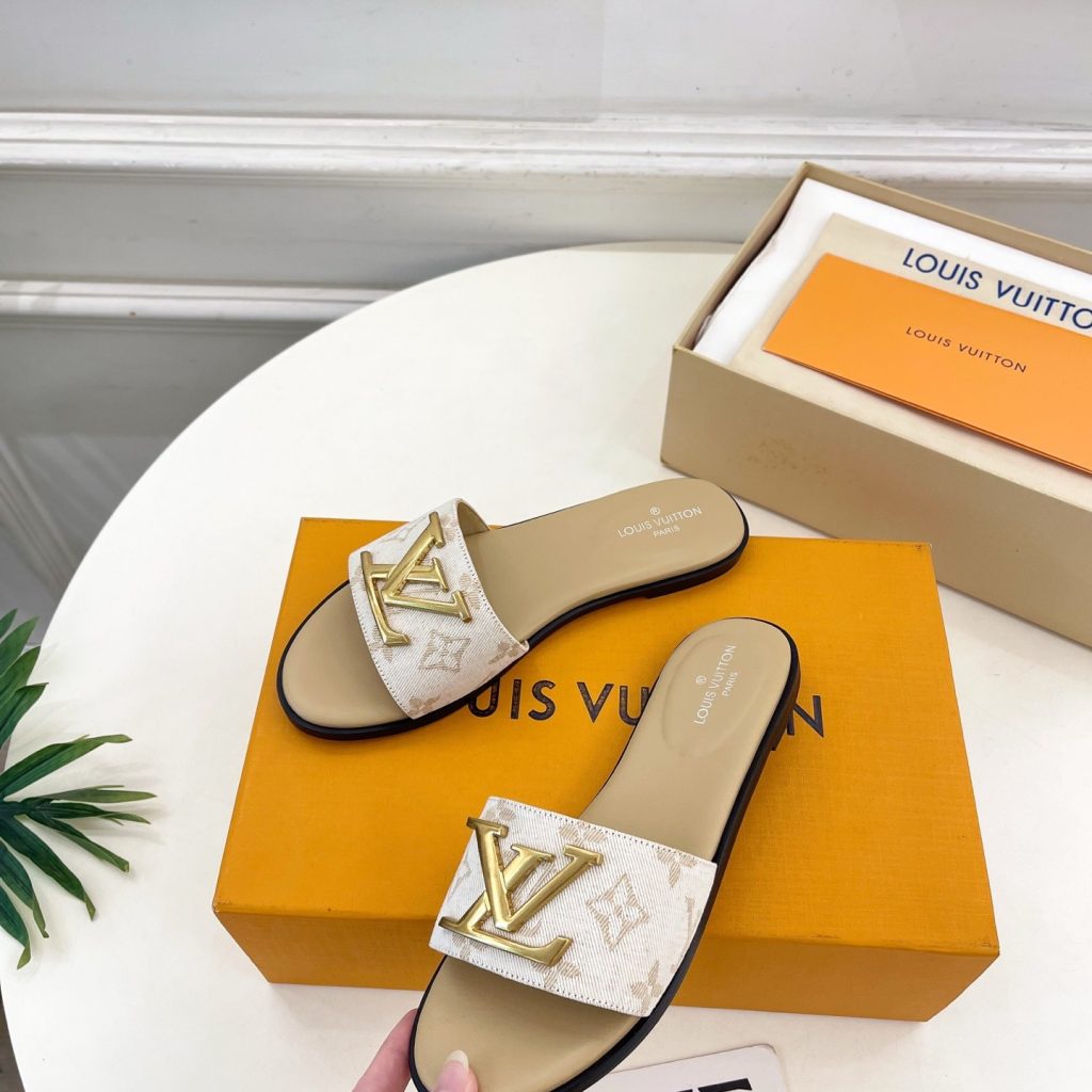 LOUIS VUITTON Sandals in Premium Leather with Molded Rubber Outsole