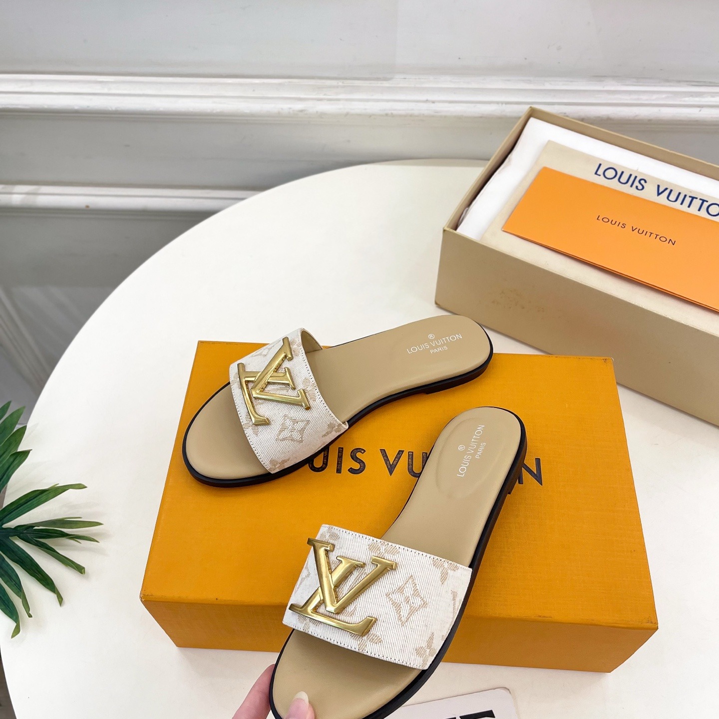 LOUIS VUITTON Sandals in Premium Leather with Molded Rubber Outsole