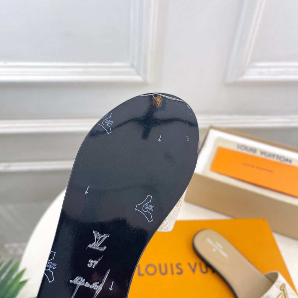 LOUIS VUITTON Sandals in Premium Leather with Molded Rubber Outsole