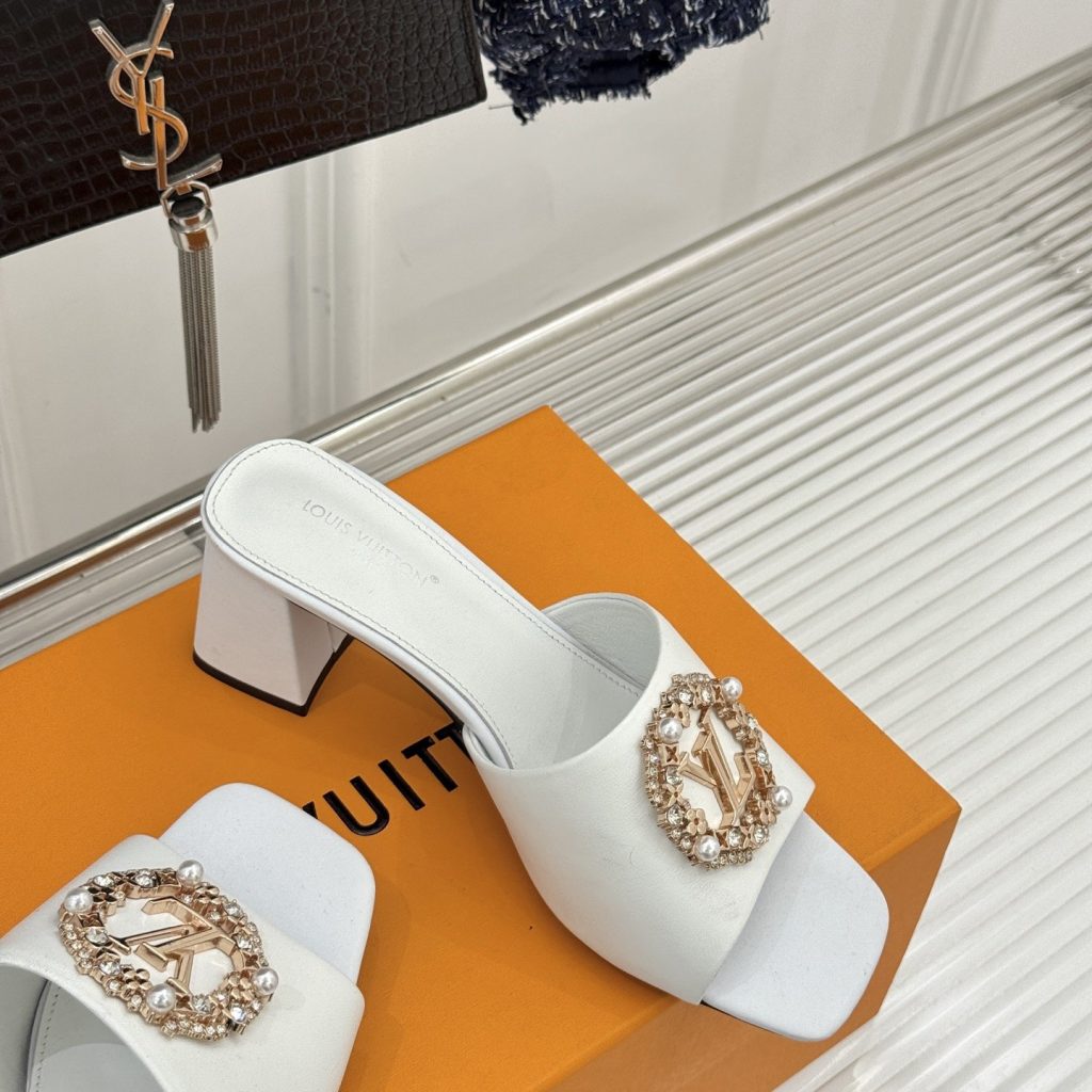 LOUIS VUITTON Slippers in Premium Leather with Molded Rubber Outsole