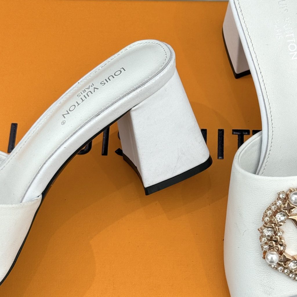 LOUIS VUITTON Slippers in Premium Leather with Molded Rubber Outsole