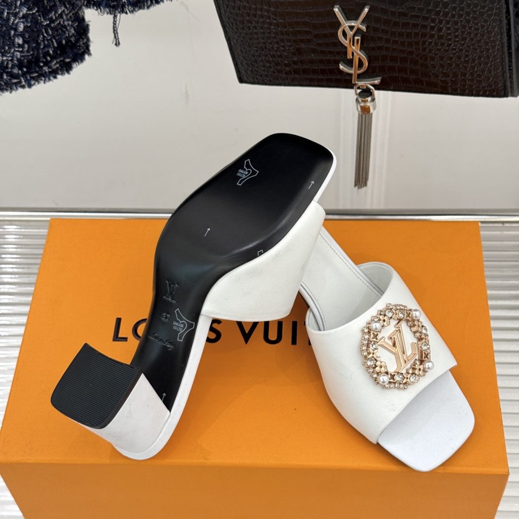 LOUIS VUITTON Slippers in Premium Leather with Molded Rubber Outsole