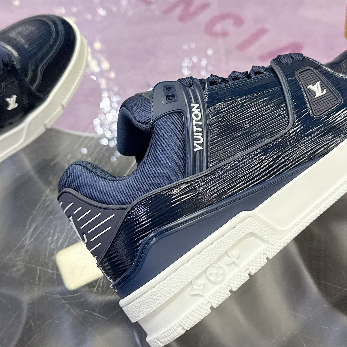 LOUIS VUITTON Sneakers in Premium Leather with Molded Rubber Outsole