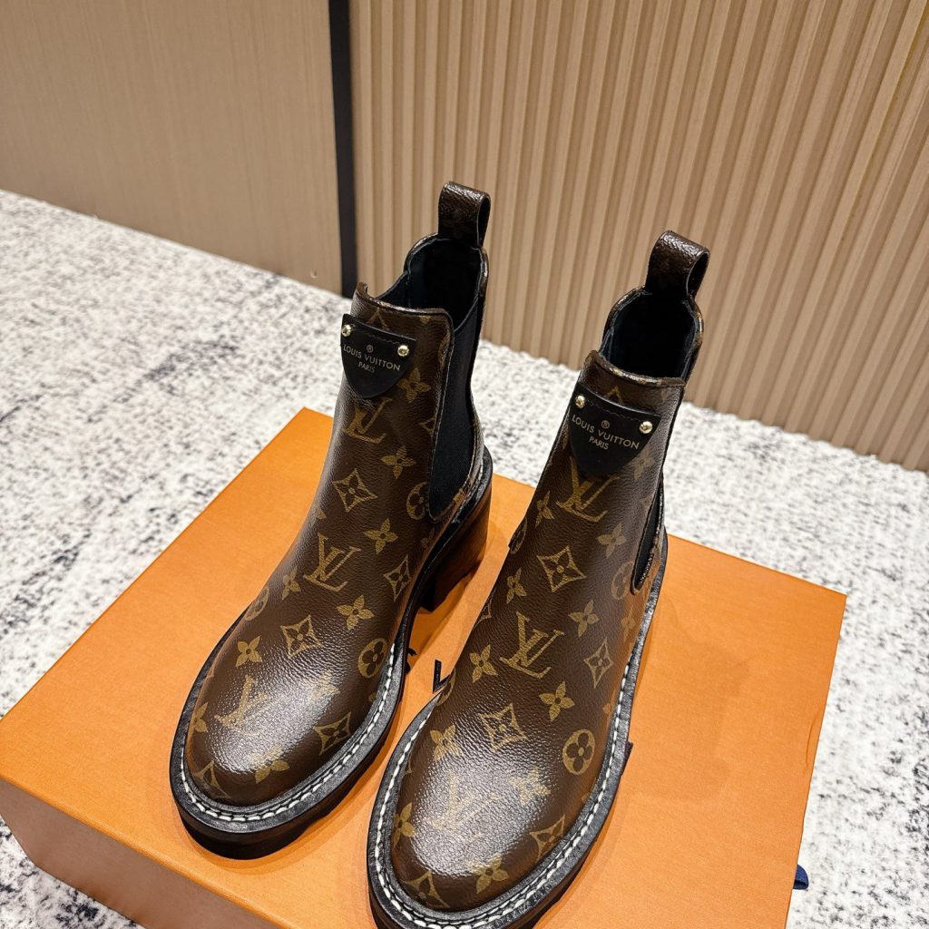 LOUIS VUITTON Boots in Premium Leather with Molded Rubber Outsole