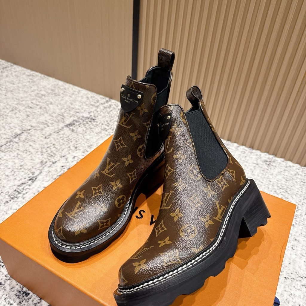 LOUIS VUITTON Boots in Premium Leather with Molded Rubber Outsole