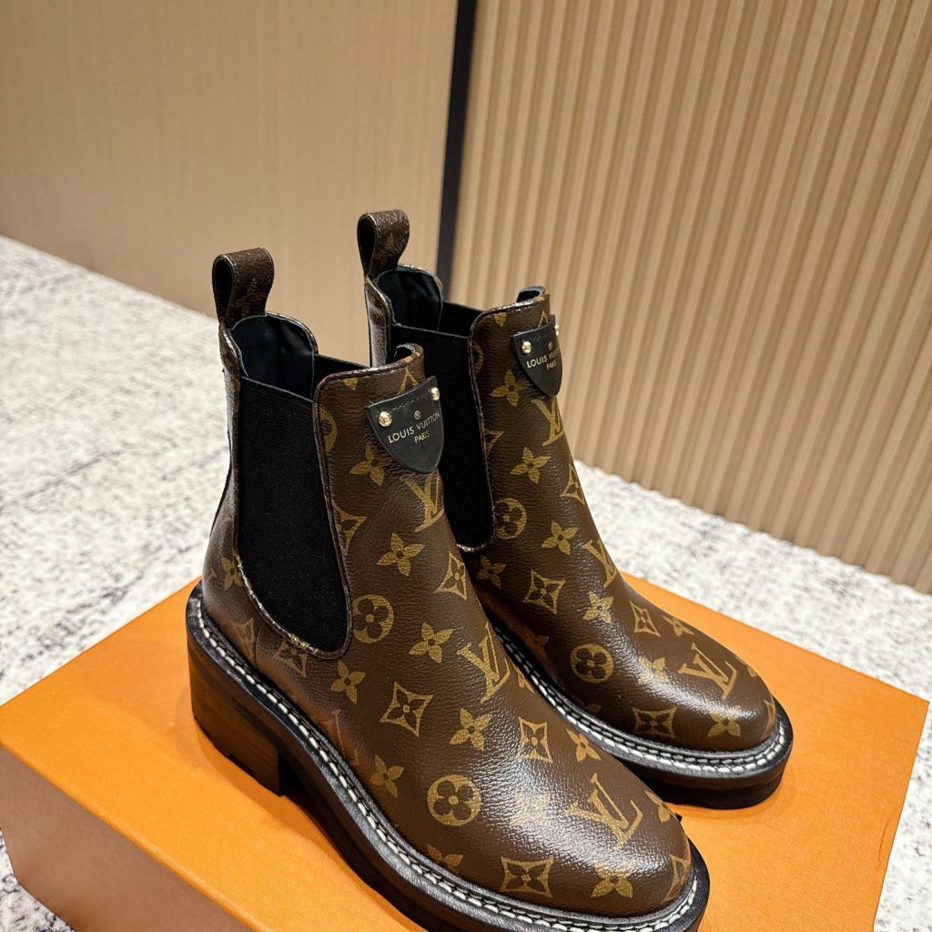 LOUIS VUITTON Boots in Premium Leather with Molded Rubber Outsole