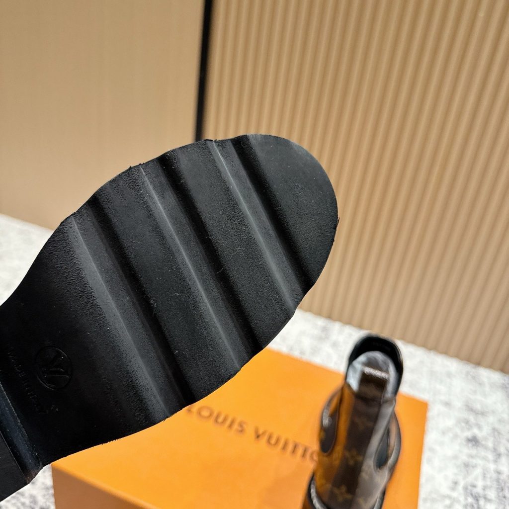 LOUIS VUITTON Boots in Premium Leather with Molded Rubber Outsole