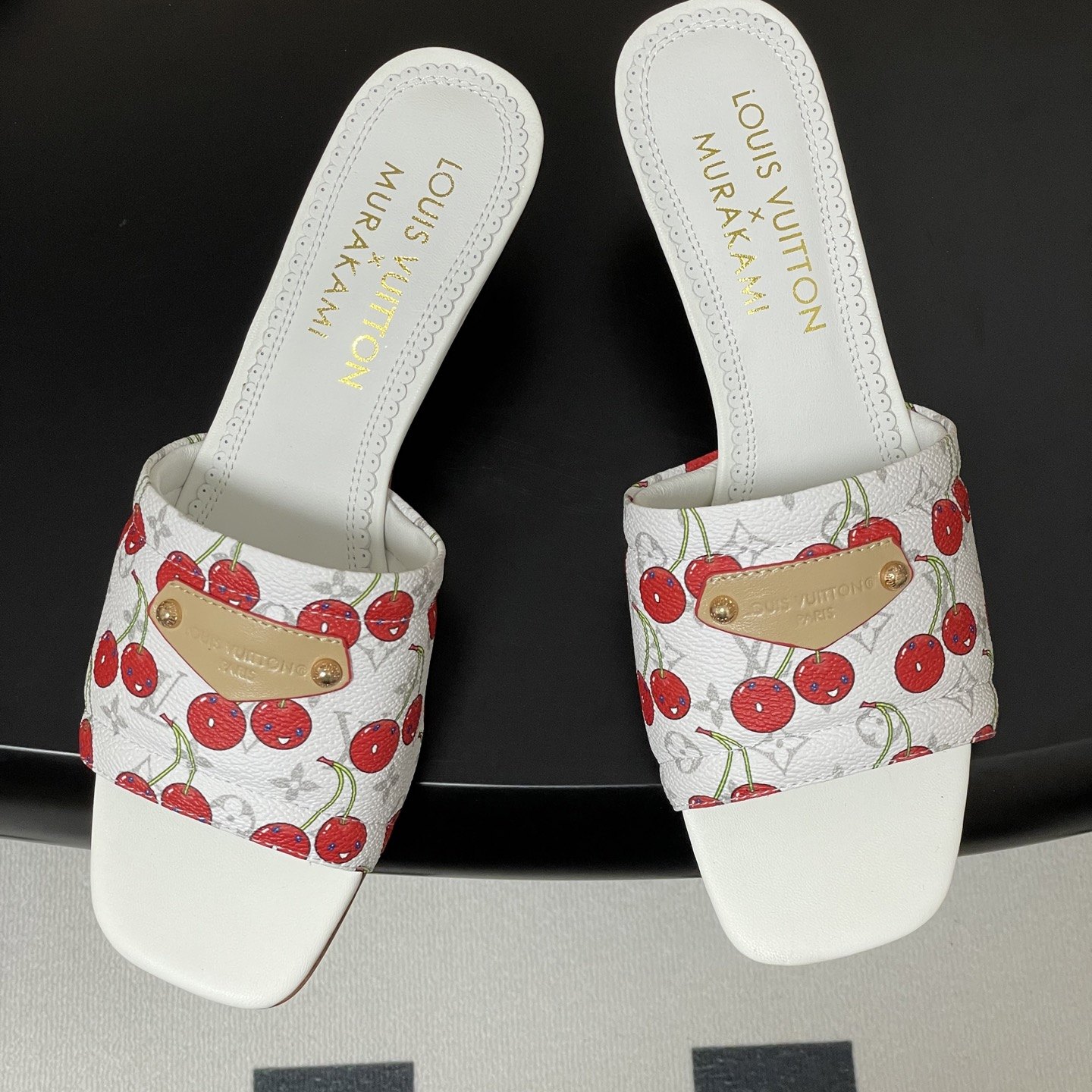 LOUIS VUITTON Sandals in Premium Leather with Molded Rubber Outsole