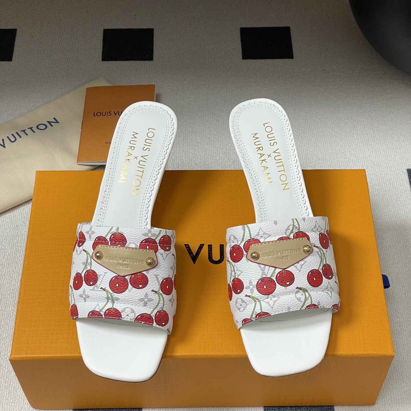 LOUIS VUITTON Sandals in Premium Leather with Molded Rubber Outsole