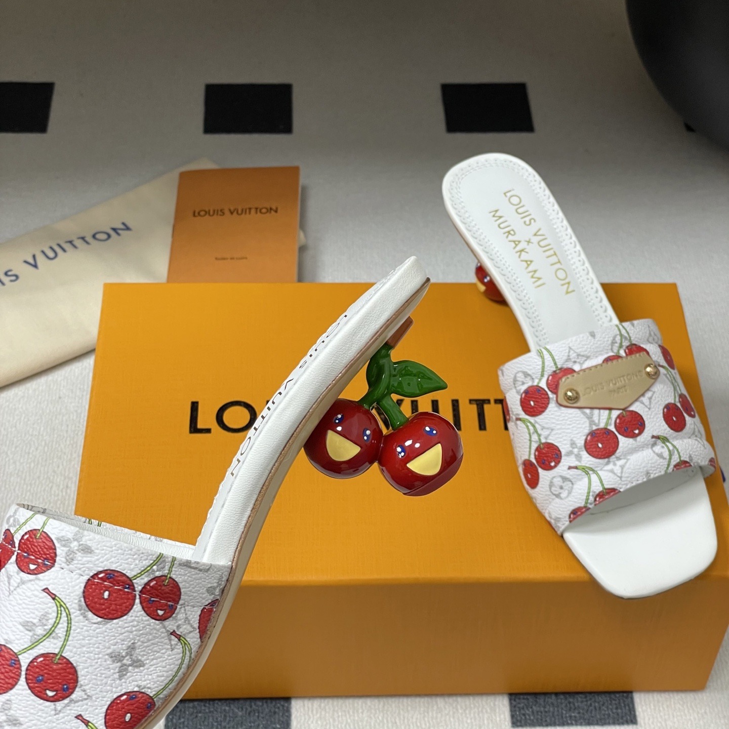 LOUIS VUITTON Sandals in Premium Leather with Molded Rubber Outsole
