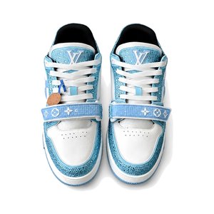 LOUIS VUITTON Sneakers in Premium Leather with Molded Rubber Outsole