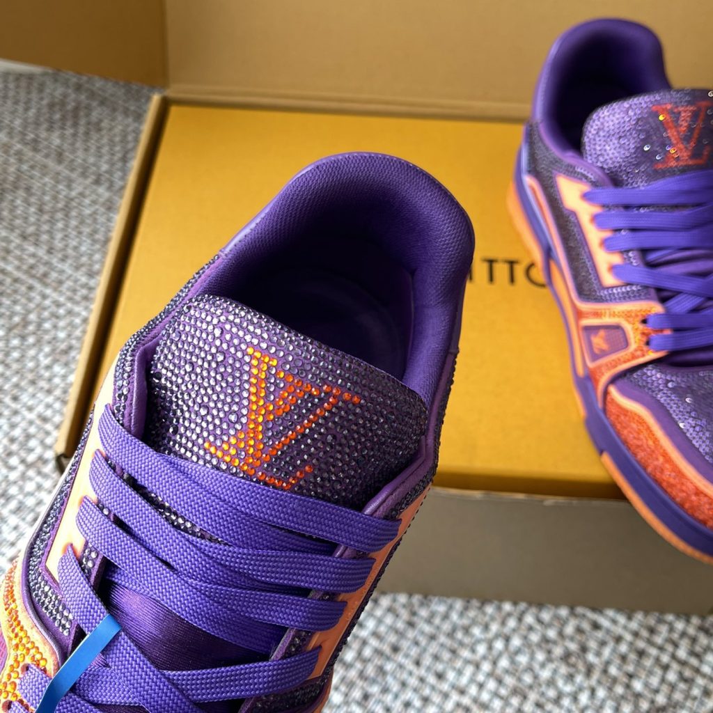 LOUIS VUITTON Sneakers in Premium Leather with Molded Rubber Outsole