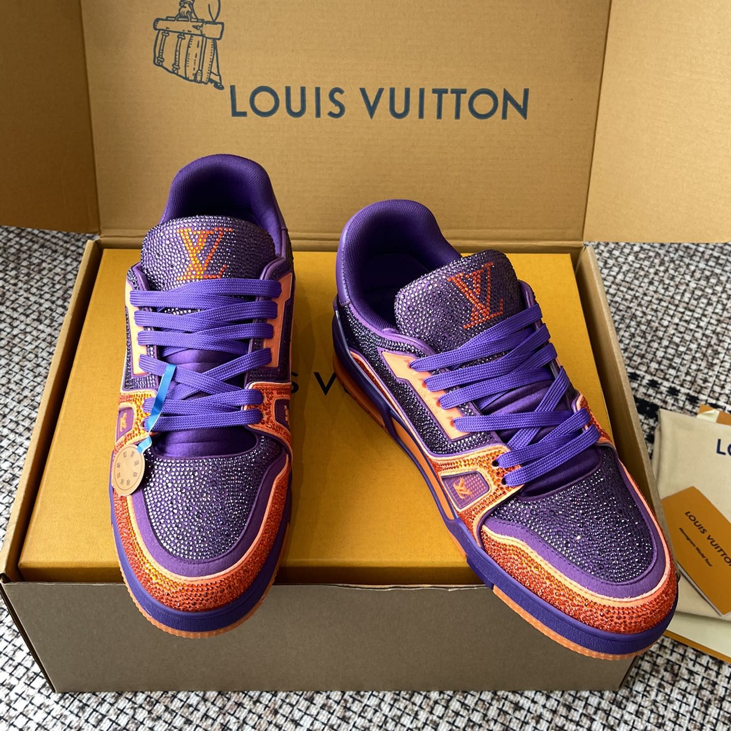 LOUIS VUITTON Sneakers in Premium Leather with Molded Rubber Outsole
