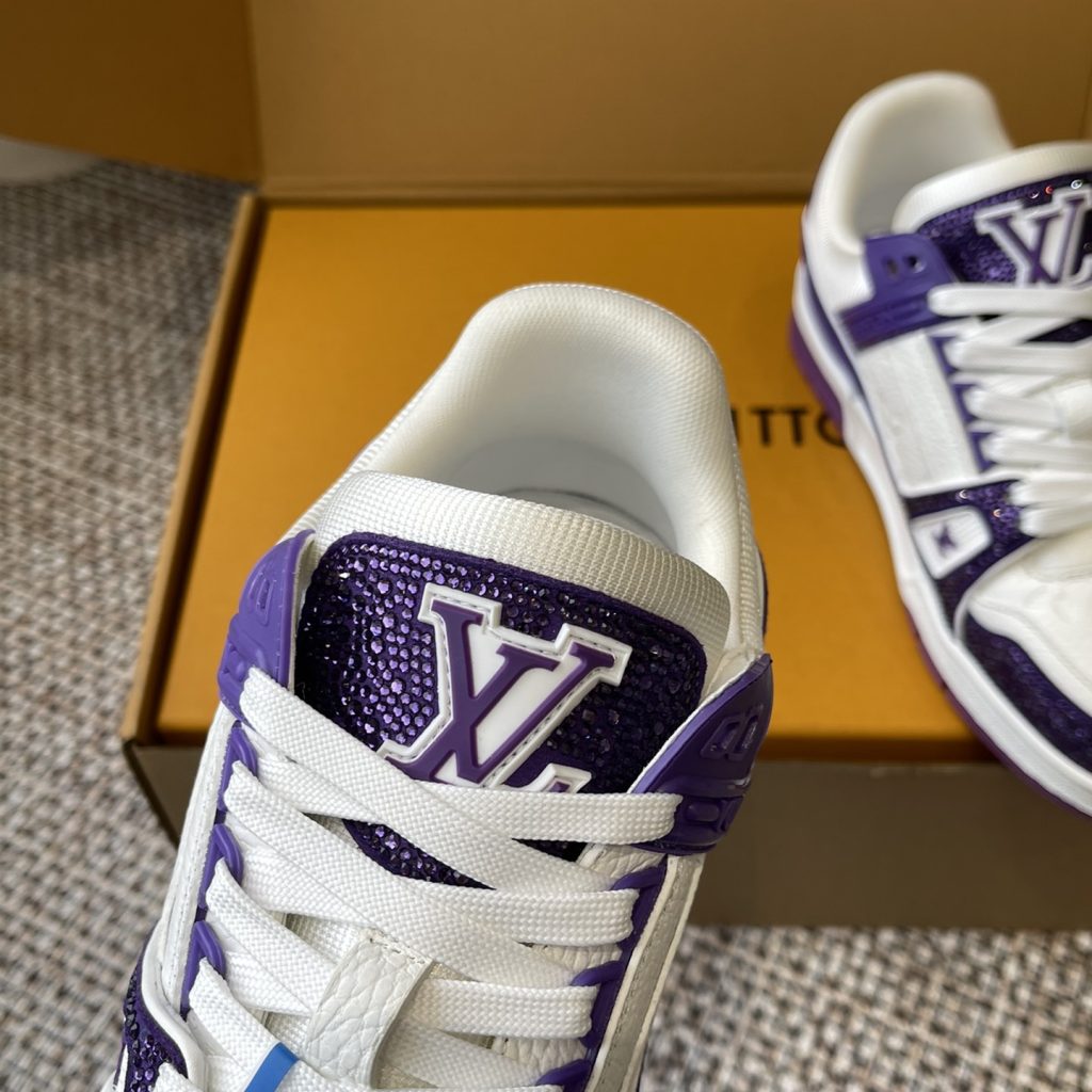 LOUIS VUITTON Sneakers in Premium Leather with Molded Rubber Outsole