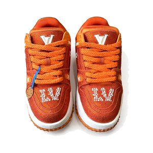 LOUIS VUITTON Sneakers in Premium Leather with Molded Rubber Outsole