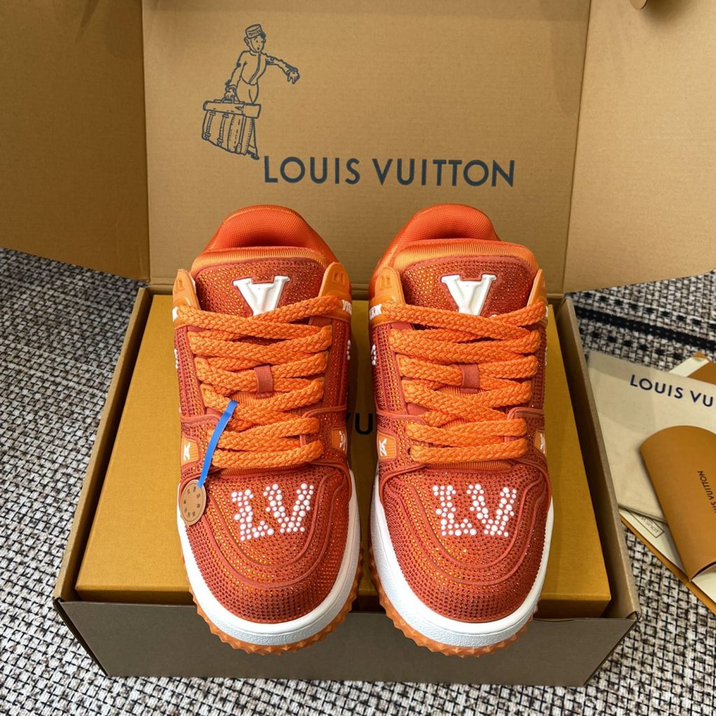 LOUIS VUITTON Sneakers in Premium Leather with Molded Rubber Outsole