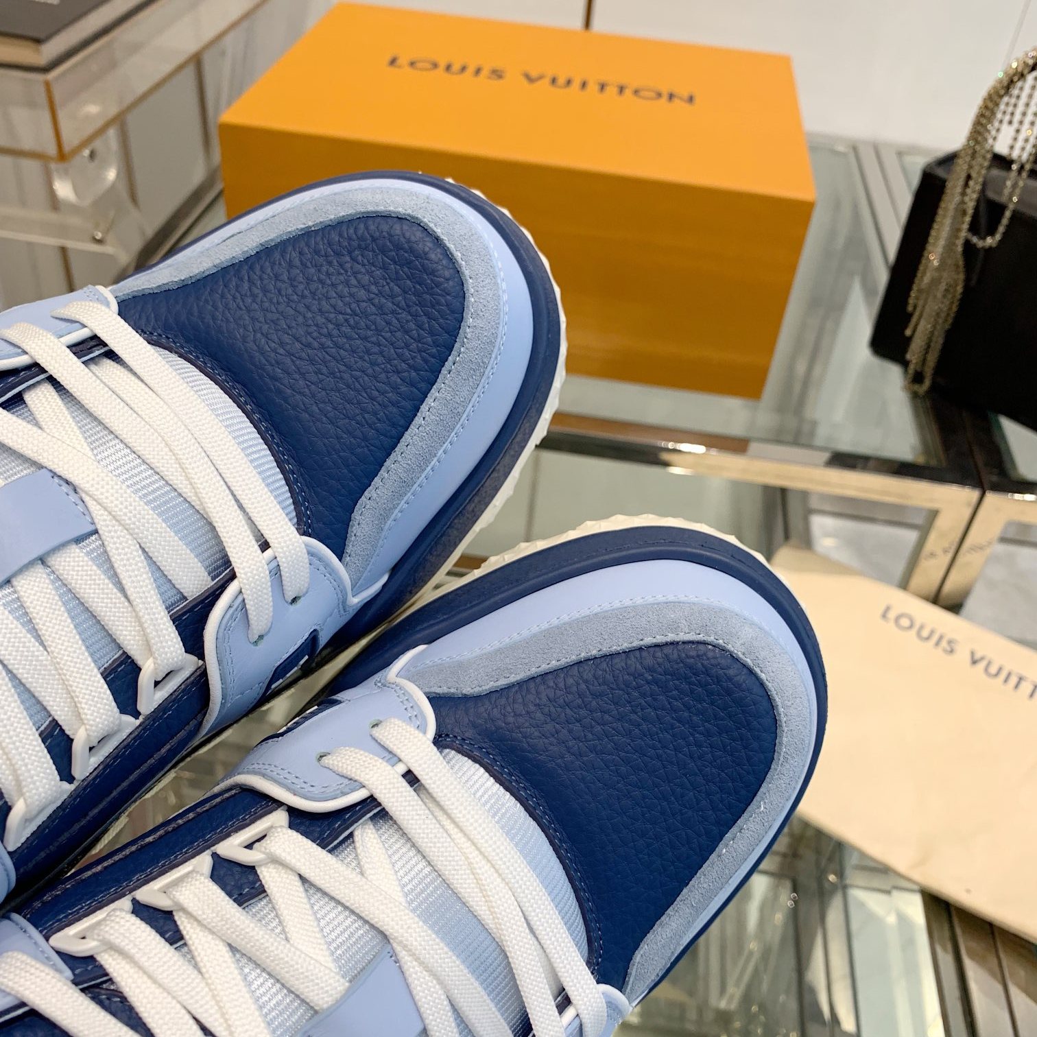 LOUIS VUITTON Sneakers in Premium Leather with Molded Rubber Outsole