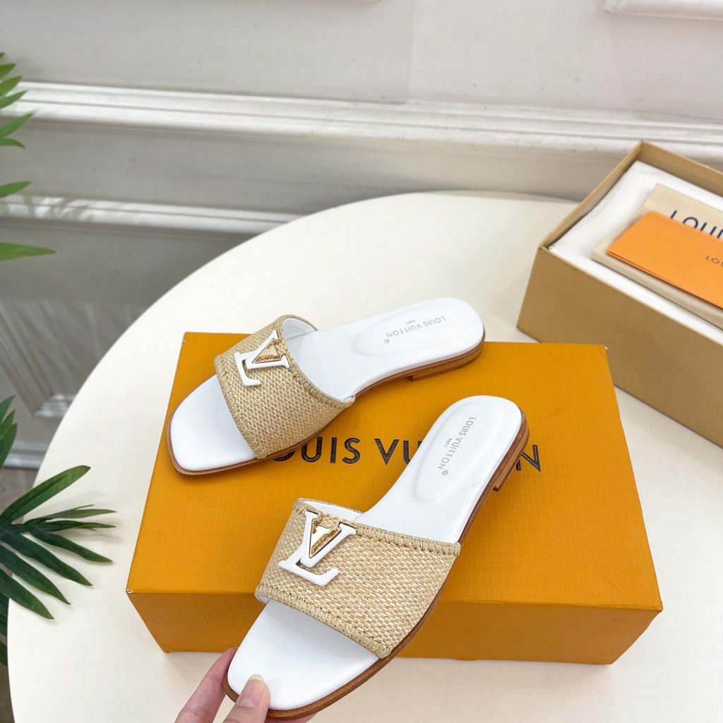 LOUIS VUITTON Sandals in Premium Leather with Molded Rubber Outsole