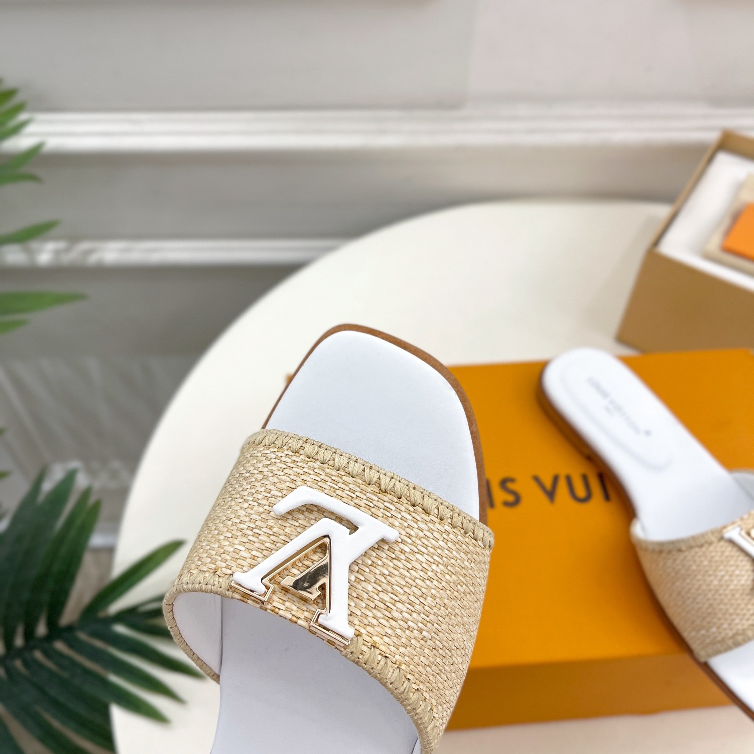 LOUIS VUITTON Sandals in Premium Leather with Molded Rubber Outsole