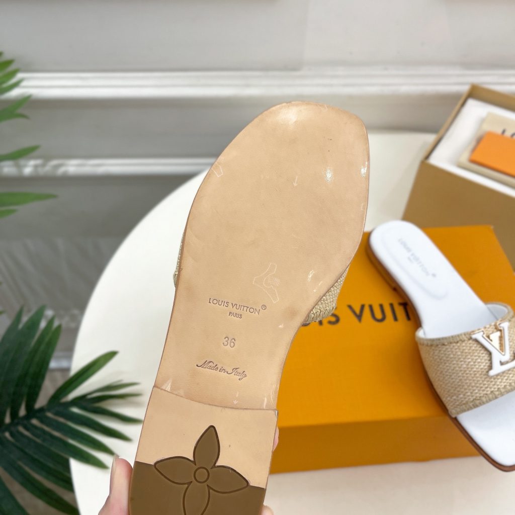 LOUIS VUITTON Sandals in Premium Leather with Molded Rubber Outsole