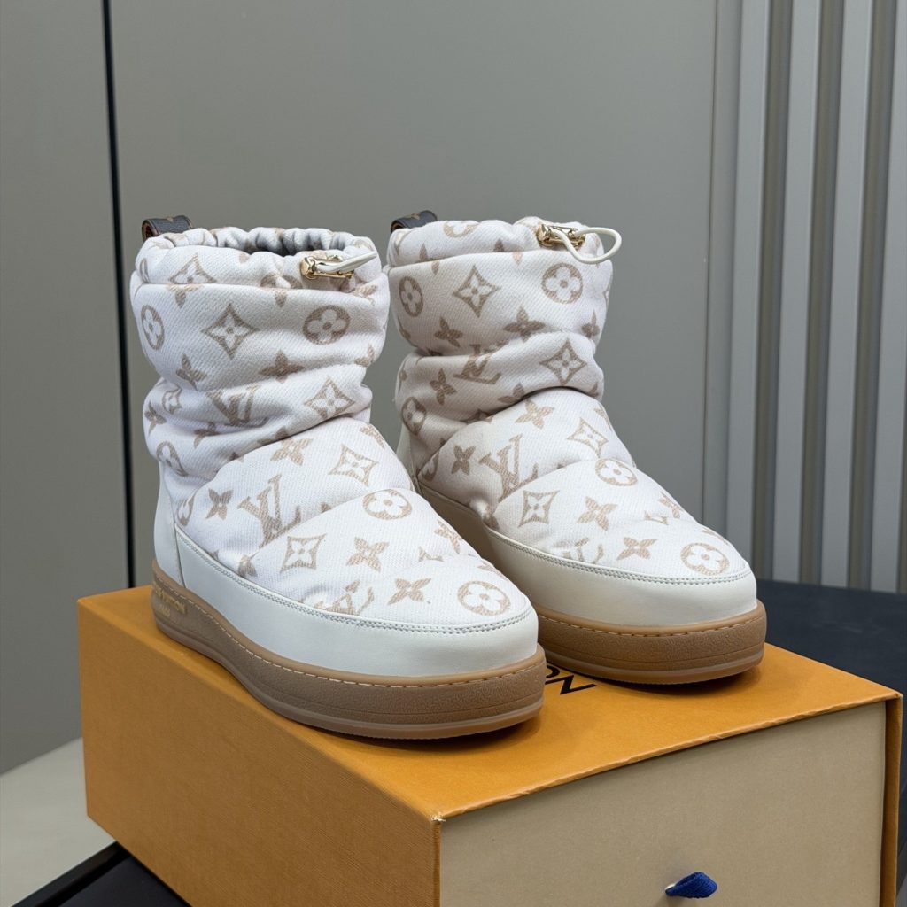LOUIS VUITTON Boots in Premium Leather with Molded Rubber Outsole