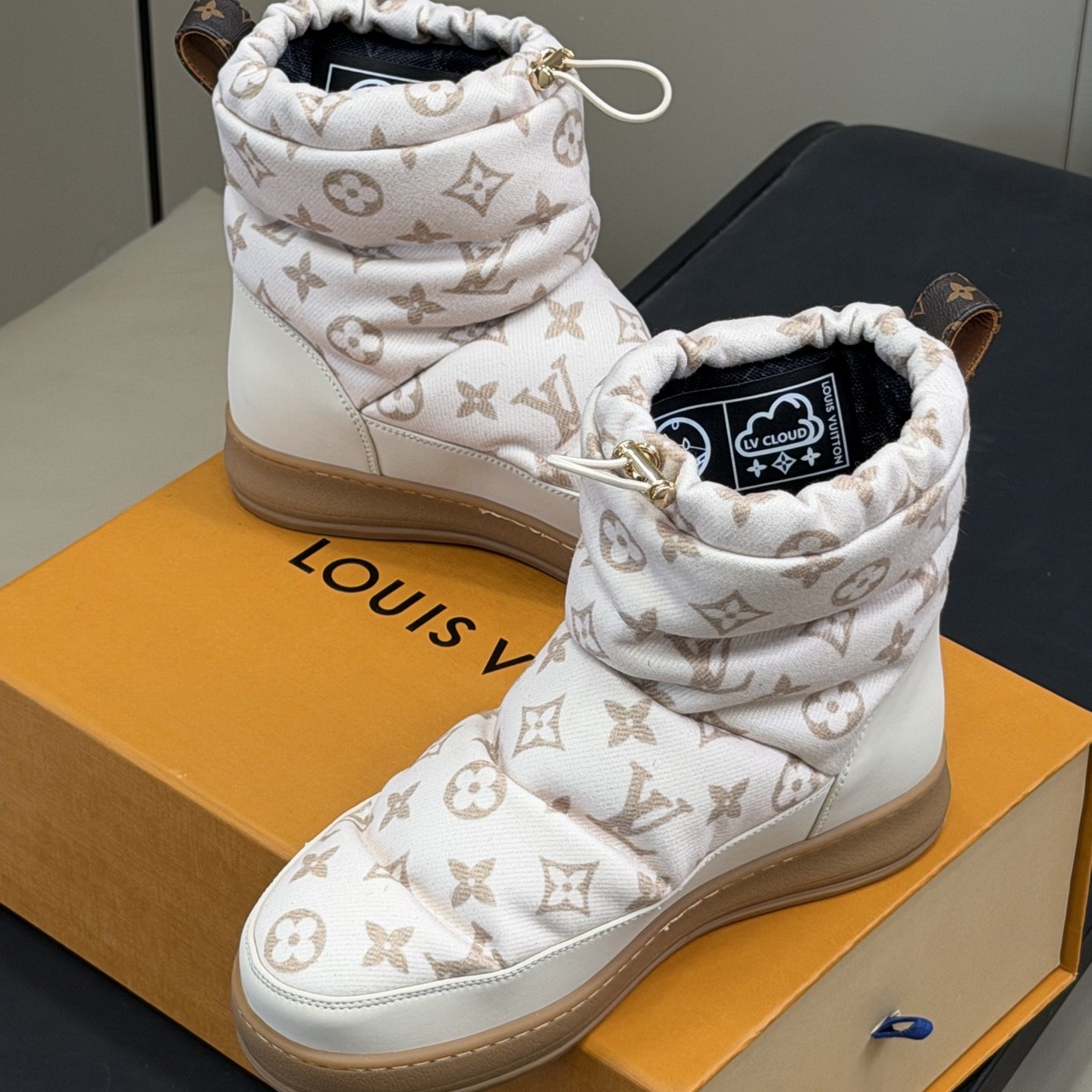 LOUIS VUITTON Boots in Premium Leather with Molded Rubber Outsole