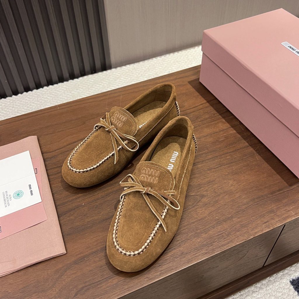CHANEL Loafers in Premium Leather with Molded Rubber Outsole